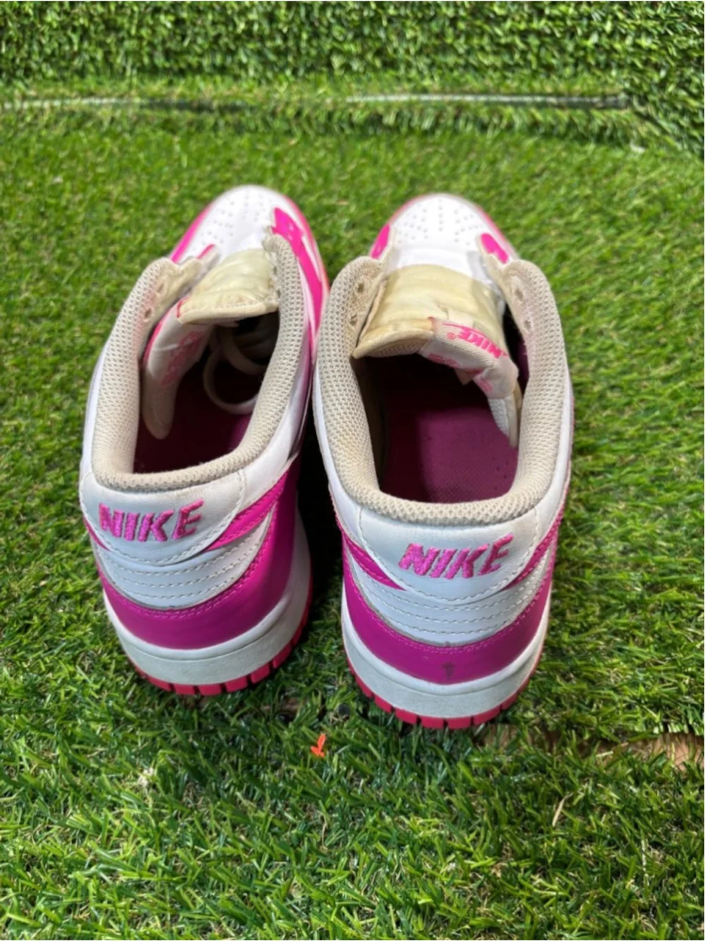 Girls Nike Dunk Low Sneakers White and Pink Size 7 (Big Girl) #1047